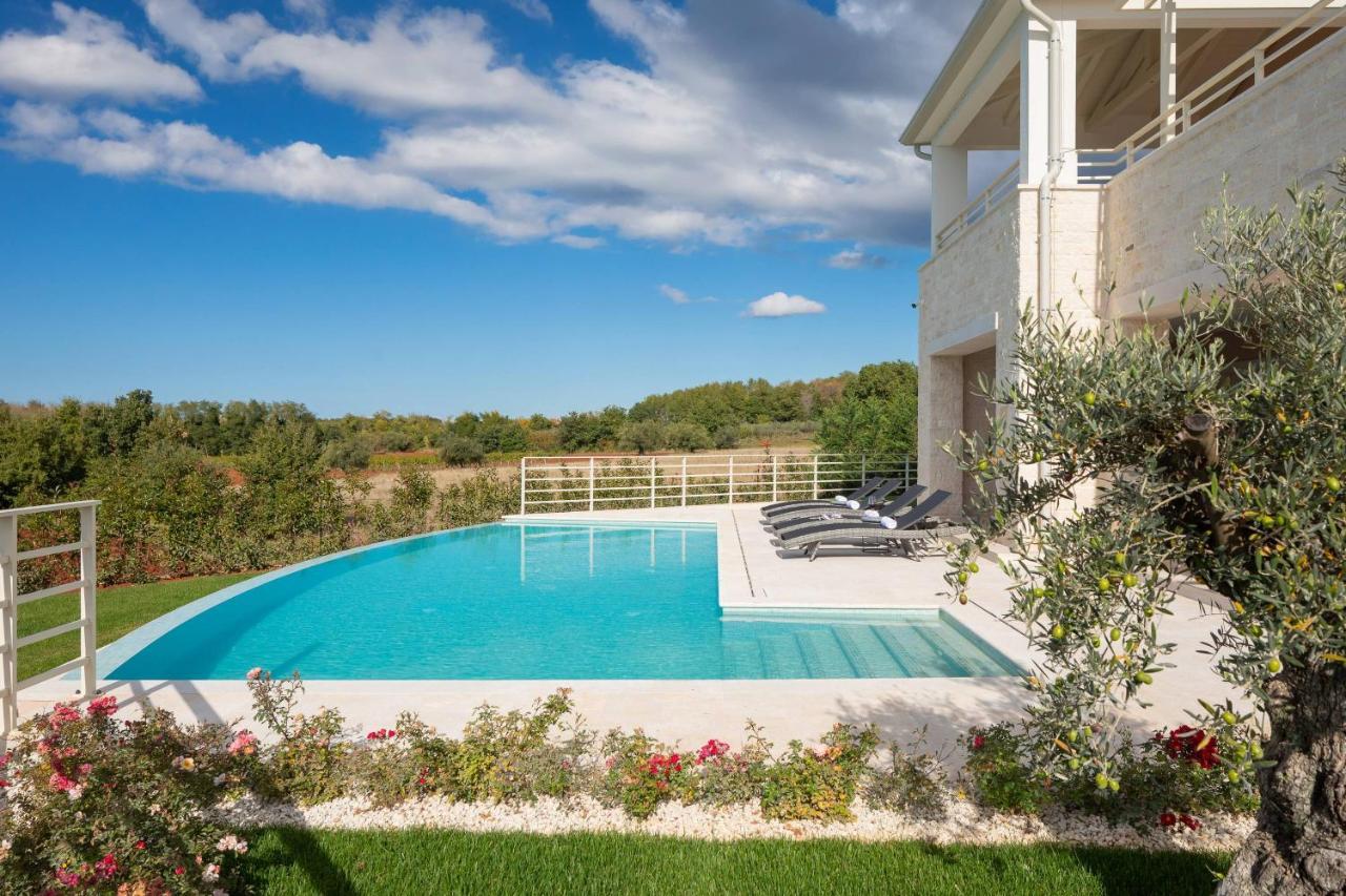 Villa Blanche By Ilc Бртонигла Екстер'єр фото